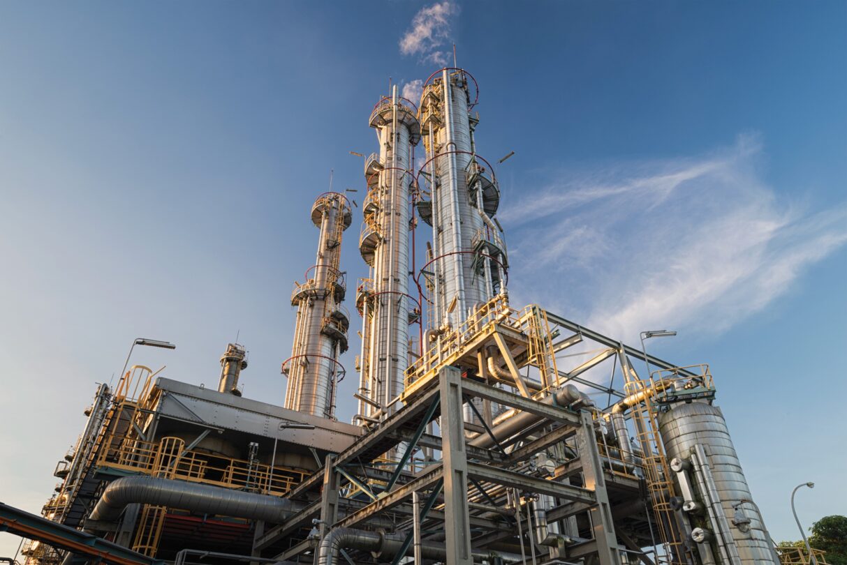 Many STO planners are resorting to shorter outages focused on a single operating unit, like these distillation columns, rather than a facility-wide turnaround. This better utilizes the more constrained workforce available in most geographical areas.