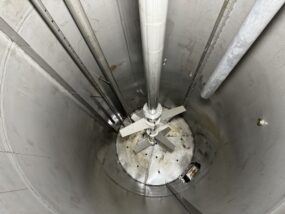 Internal obstructions in tank