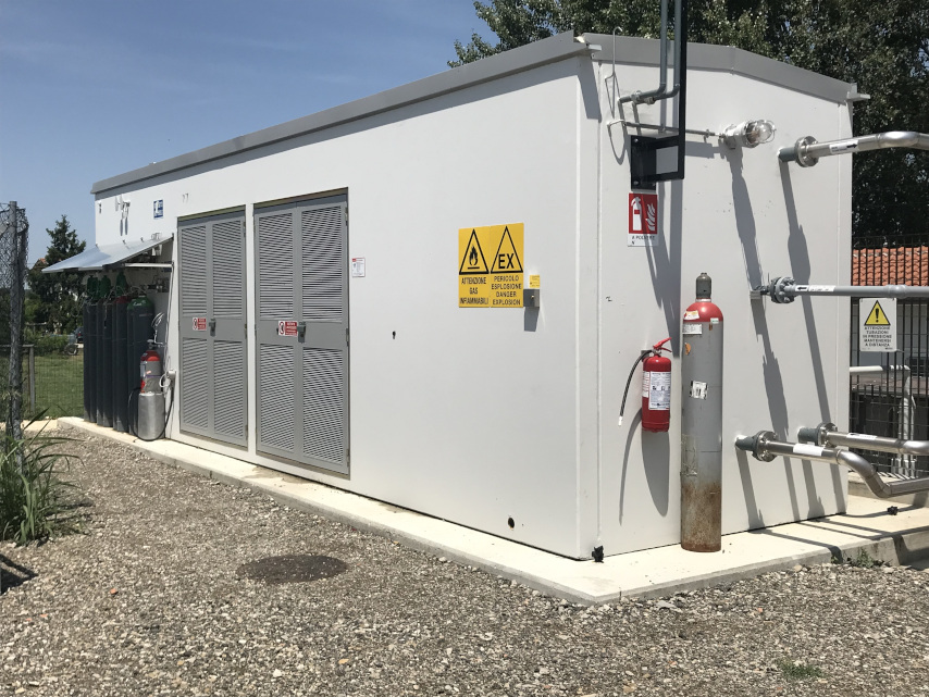 Integrated biomethane injection station